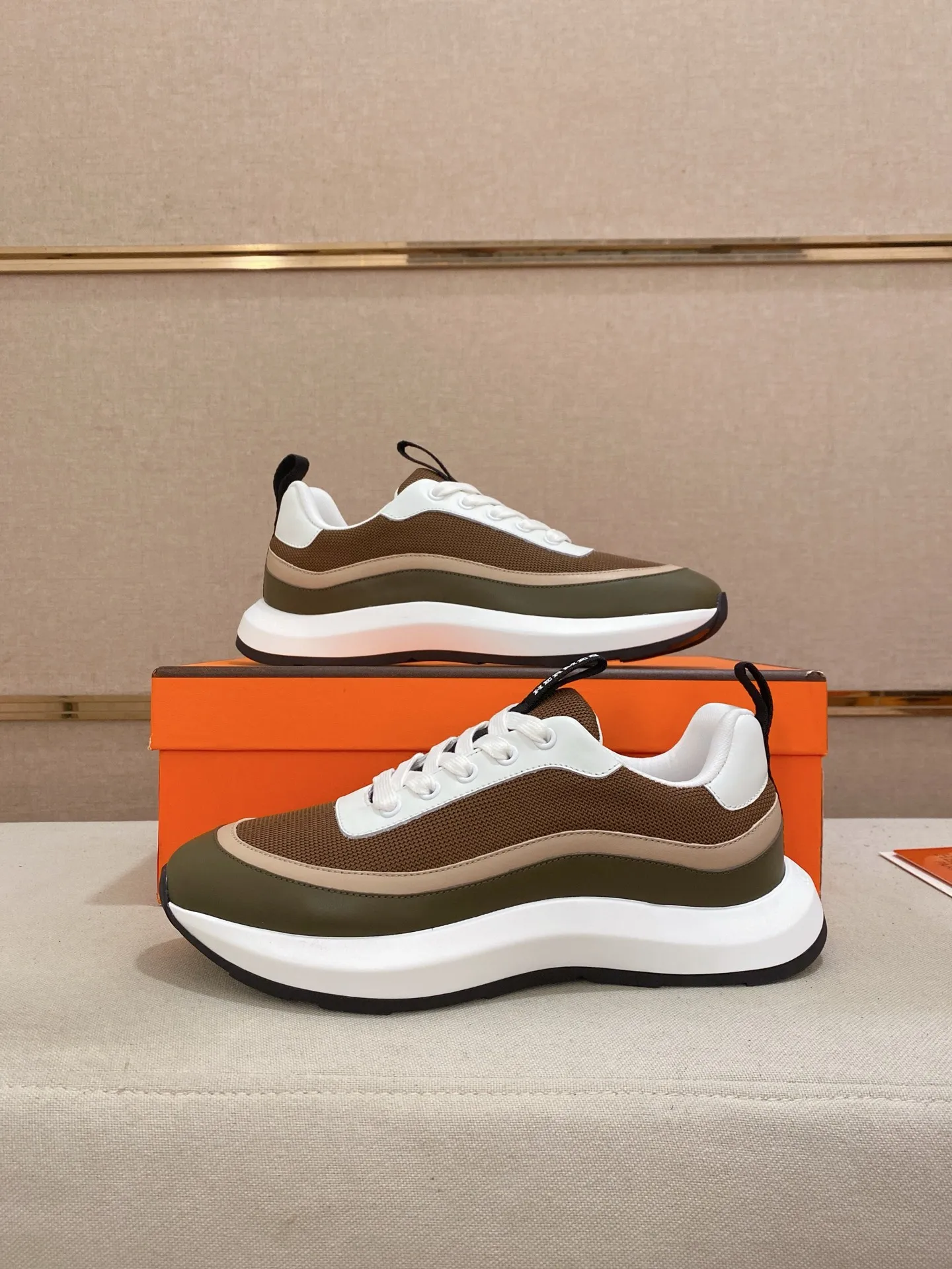 Men's clothing and shoes💰: 620💰《HERMES》【Classic Original Version】Hermès; Top 🔝 Purchasing Agency 🔍🔍Men's latest 🇺🇸 counters are on sale simultaneously, original imported from Italy ▲▲Silk cowhide with breathable fabric ▲▲ (high-end and expensive Qi·Grade) Exquisite workmanship (Italian 🇮🇹Imported water-dyed 🐂cowhide lining) Sole: Original sole provided by the original factory, ⚠️Exclusive double-layer activity·TPR·Rubber·Combined molded outsole; Super·comfortable·wear-resistant·non-slip·environmental protection The real thing is more beautiful if you take the real thing (high quality, follow the order), you can enter and exit the counter at will * Number of yards: 38·39·40·41·42·43·44# (can be customized 45.)